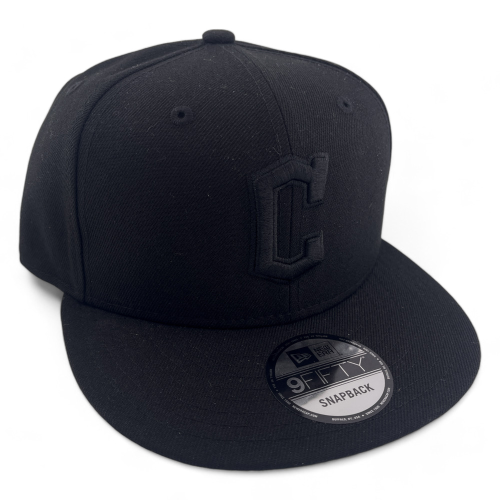 New Era Cleveland Guardians MLB Blacked Out Black‎ Logo 9FIFTY Snapback Hat Cap
